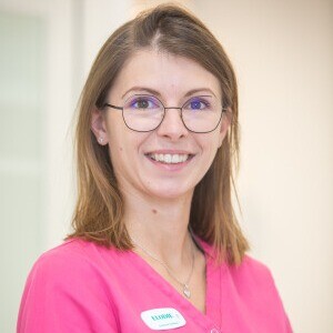 Elodie assistante dentaire qualifiée au cabinet dentaire du Dr Soizic CHERUY-MARTIN